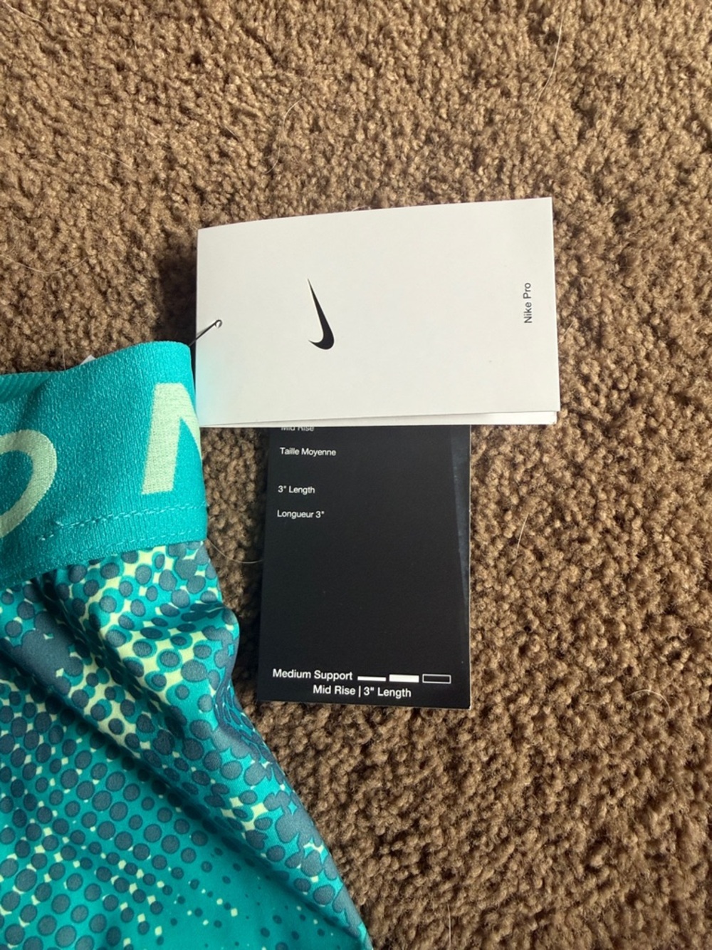 Nike Pro Women's Teal and Aqua Patterned Compression Shorts Size XL NWT - Picture 2 of 2